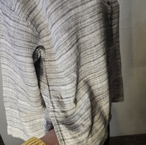 J Jill Top, Size Medium, Pure Jill Linen, Gray, Oversized Whit Pockets - Picture 7 of 10